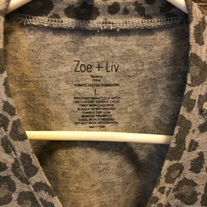 Grey leopard shirt